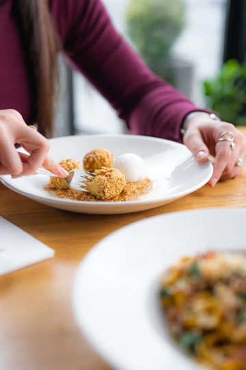 Vychutnejte si sladkou tečku na palubě Marina Ristorante. Dokonalá harmonie chutí a pohledů.