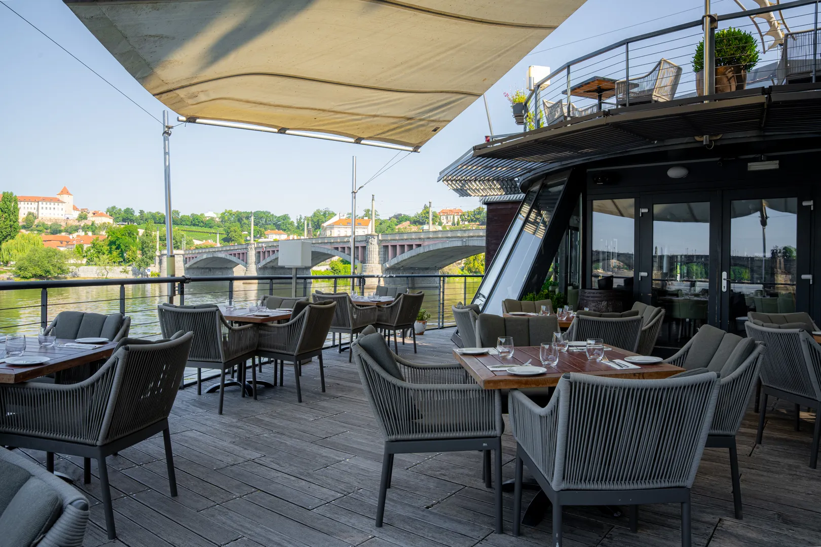 Lower terrace by the surface of the Vltava